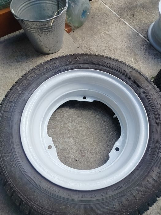 Зимова гума з дисками на таврію