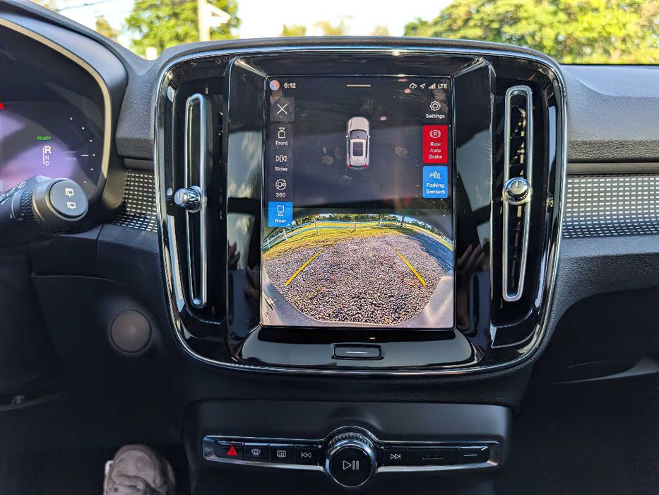 Volvo XC40 Electric      2022