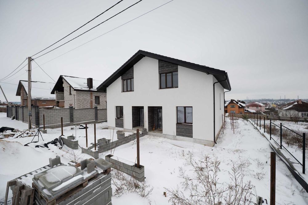 Продаж. Котедж (Двоян) Корнин. вул. Б. Хмельницького, буд. 70