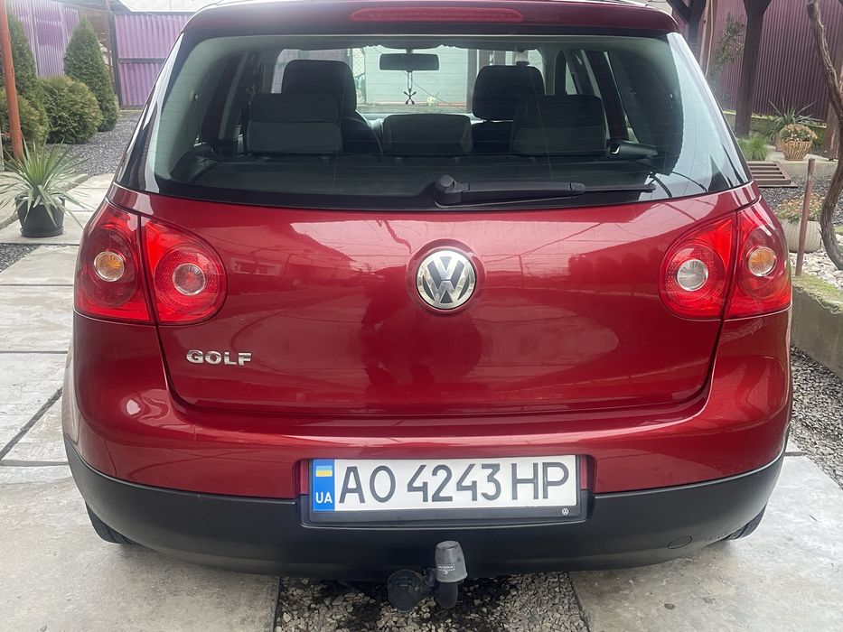 Volkswagen Golf . 1,4 mpi . 2003 рік. Червоний металік