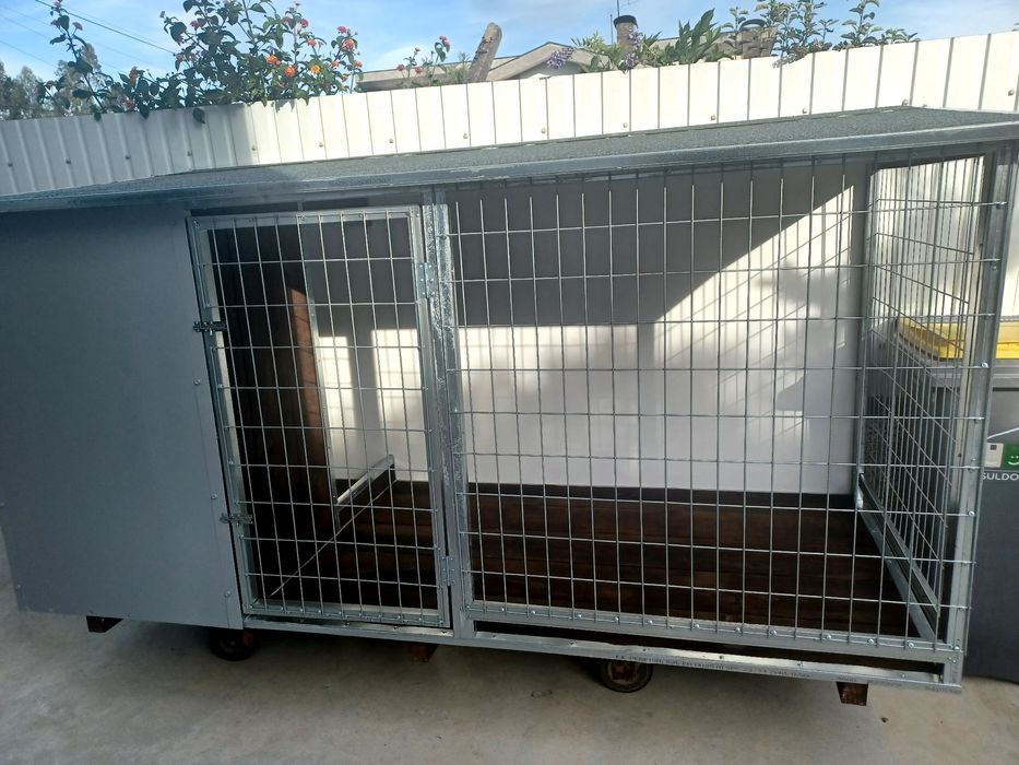 Casota com 2,50m x1,35mx1,20m.Super resistente