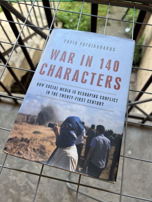 Книга War in 140 Characters — David Patrikarakos (Англійською) Hardcover