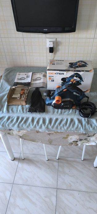 Plaina Elétrica 800W Como Nova