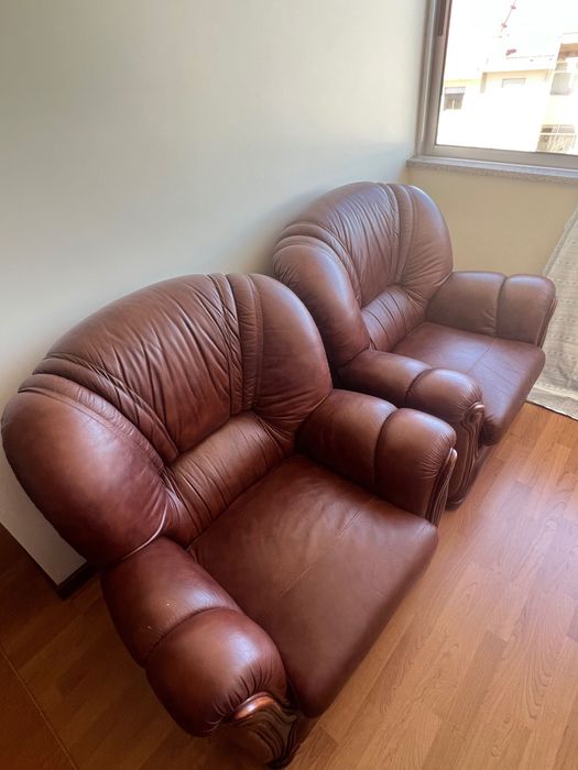 2 Poltronas em Pele Genuína – Bom estado