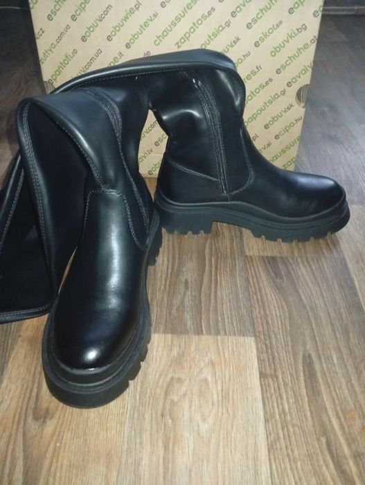Нові жіночі сапоги