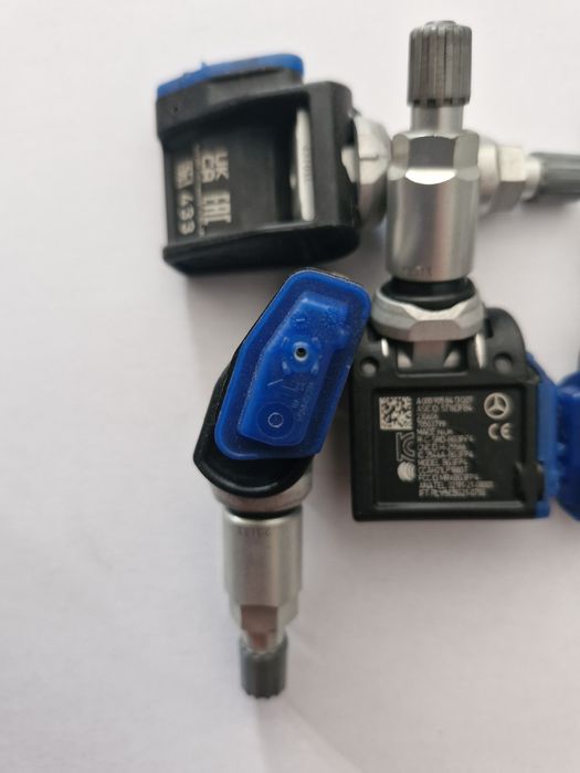 Jak nowe czujniki ciśnienia powietrza w oponach Mercedes A B C E S CLS