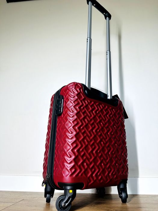 Nowa walizka 40x30x20 bagaż podręczny bezpłatny wysyłka olx