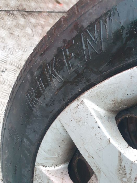 Felgi stalowe z Oponami  zimowe 205/55r16 mercedes