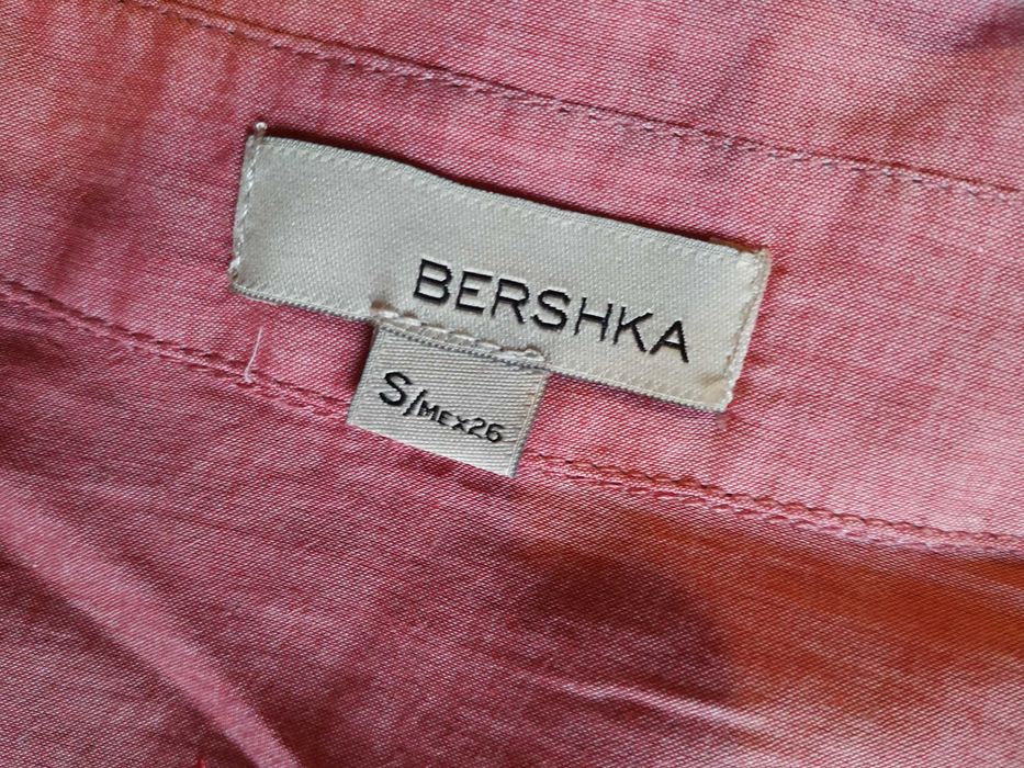 Camisa manga curta rosa bershka