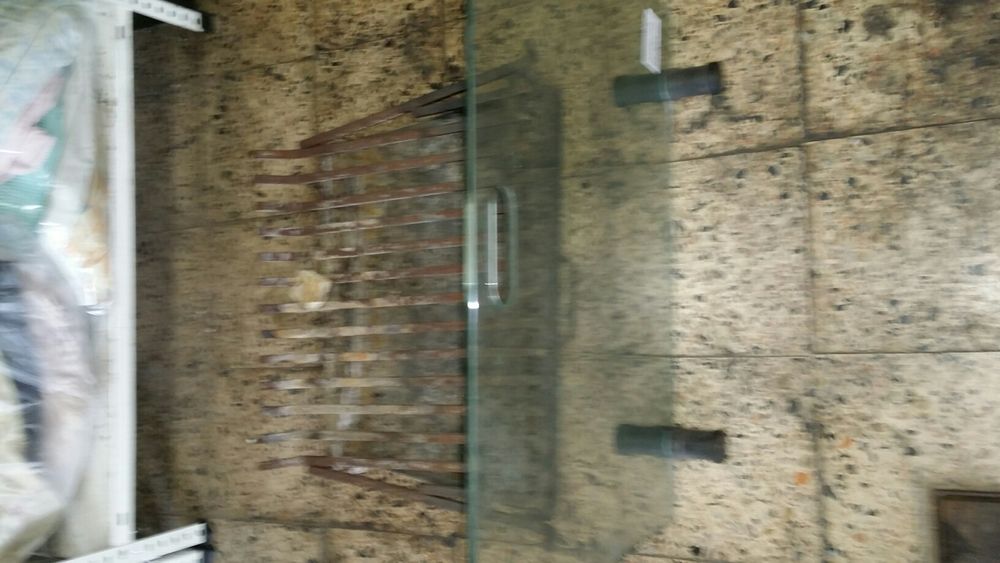 Lareira e vidro pouco uso