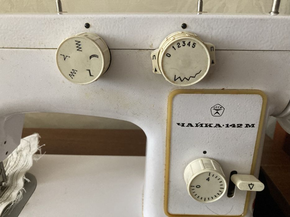 Швейна машинка Чайка 142 м