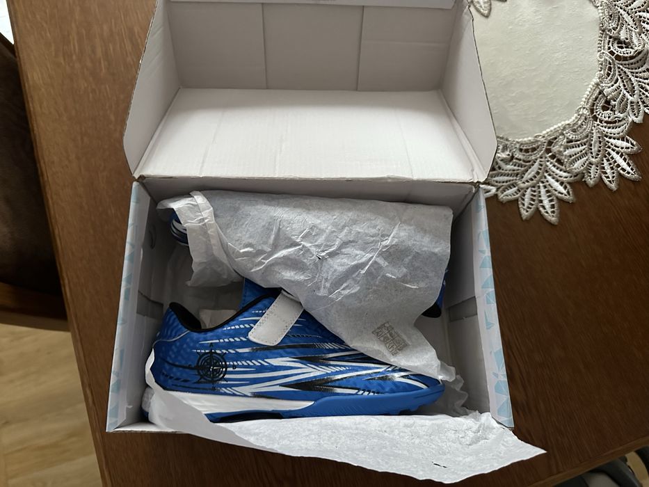 Buty sportowe, turfy r.36.