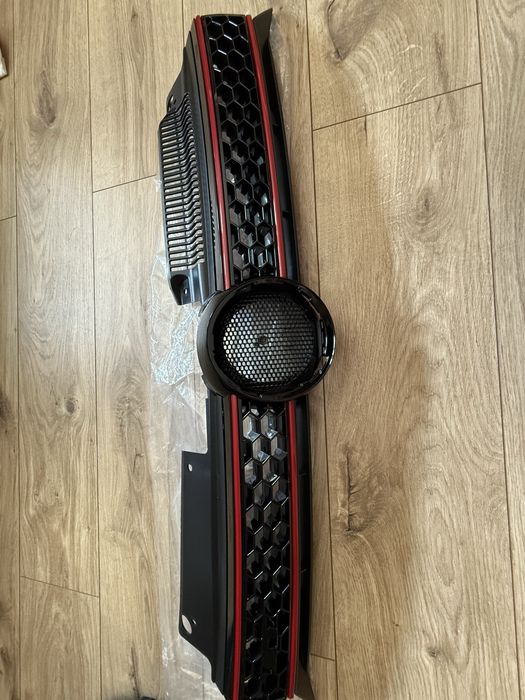 Atrapa/grill golf 6 2008-2012