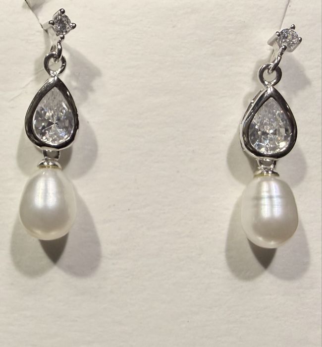 Par de brincos em prata