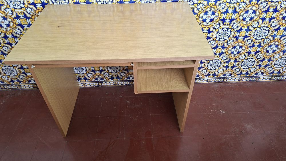 Secretária para computador