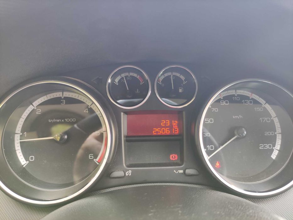 PEUGEOT 308 SW 1.6 HDi Diesel 112 cv  Executive, Caixa manual de 6 velocidades