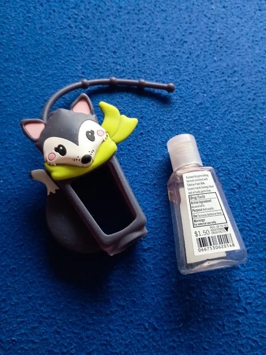 Bath & Body Works – brelok / etui na żel antybakteryjny