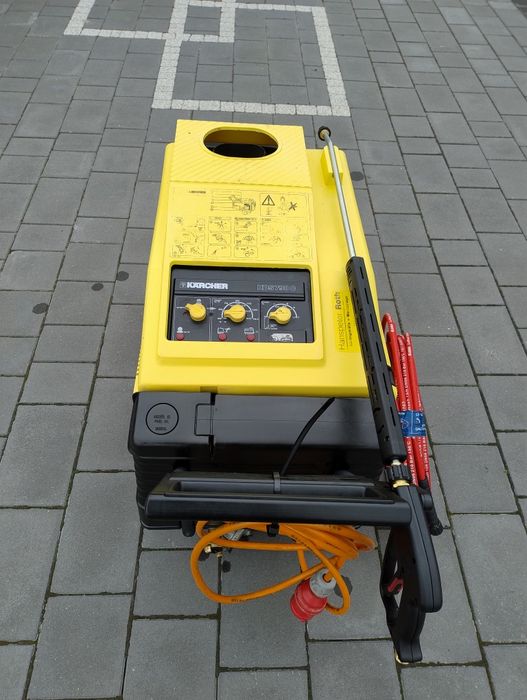 Profesjonalna myjka na ciepłą i zimną wodę Karcher HDS 790C