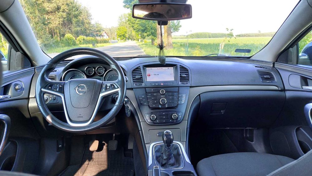 Opel Insignia kombi - Wynajem, Kaucja TYLKO 100! – FAJN Wypożyczalnia