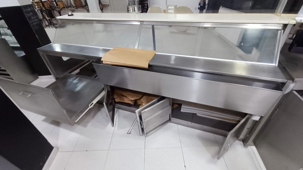 Conjunto de vitrines de pastelaria