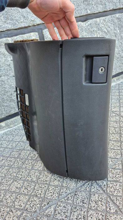 AUDI A4 B5 (8D) - Porta Luvas Preto/Cinza Escuro em muito bom estado!