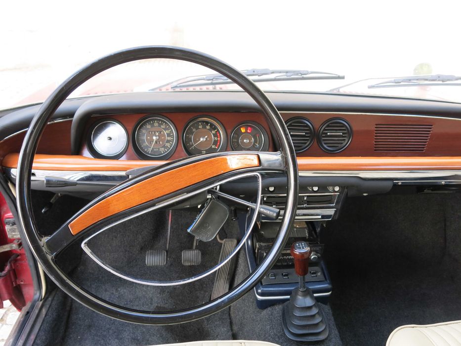 CLÁSSICO RARO BMW 2000CS