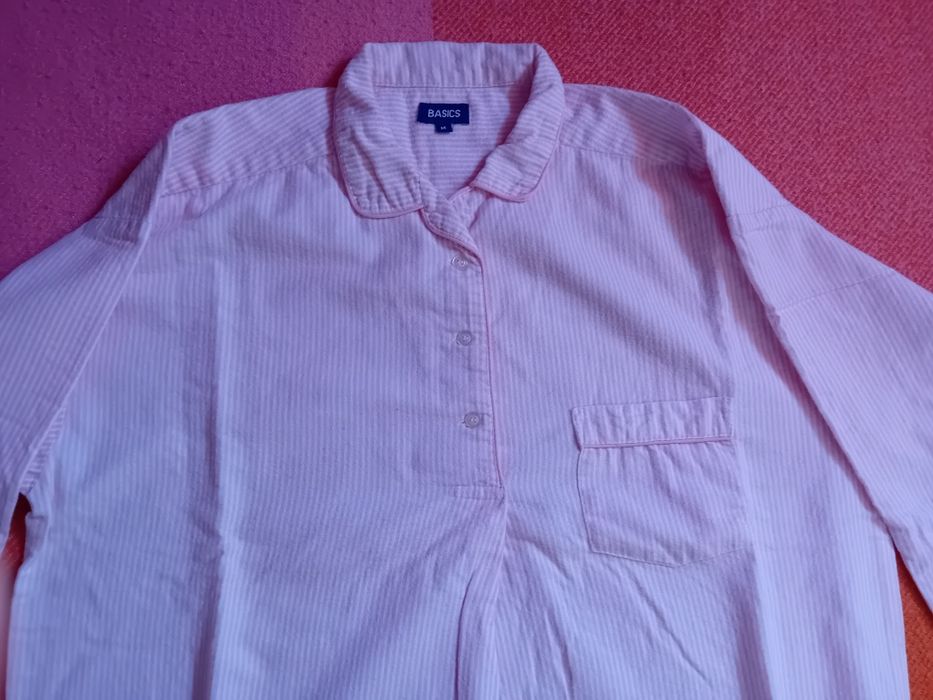 Calças de flanela e camisa de dormir de flanela