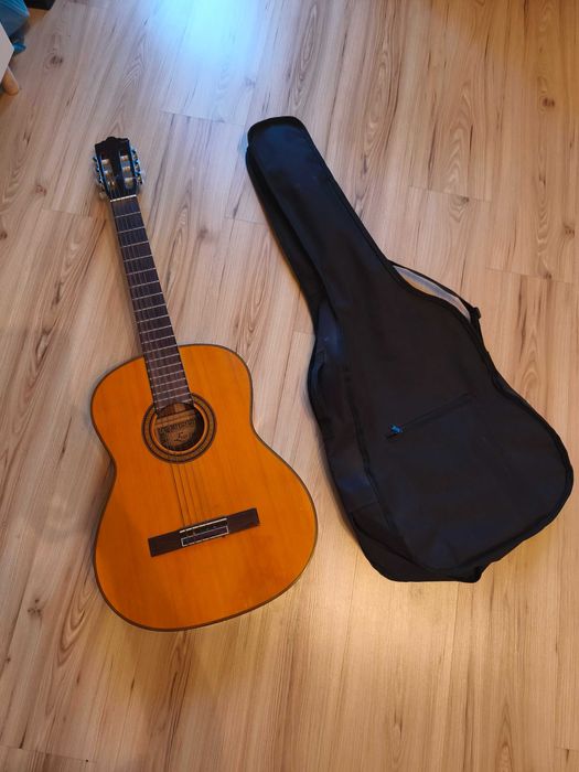 Gitara drewniana z pokrowcem