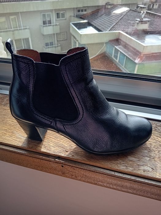 Botas de senhora em pele