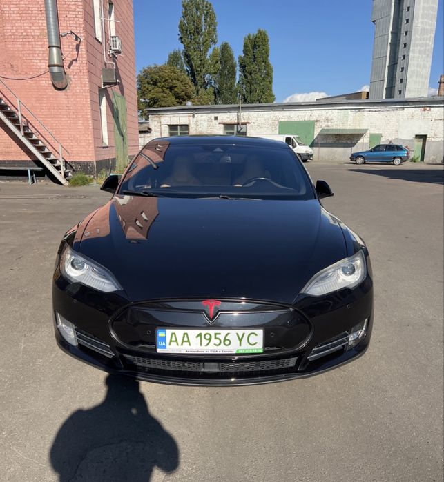 ОРЕНДА TESLA Model S на пневмо підвісці