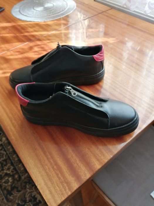 Продам взуття чоловіче