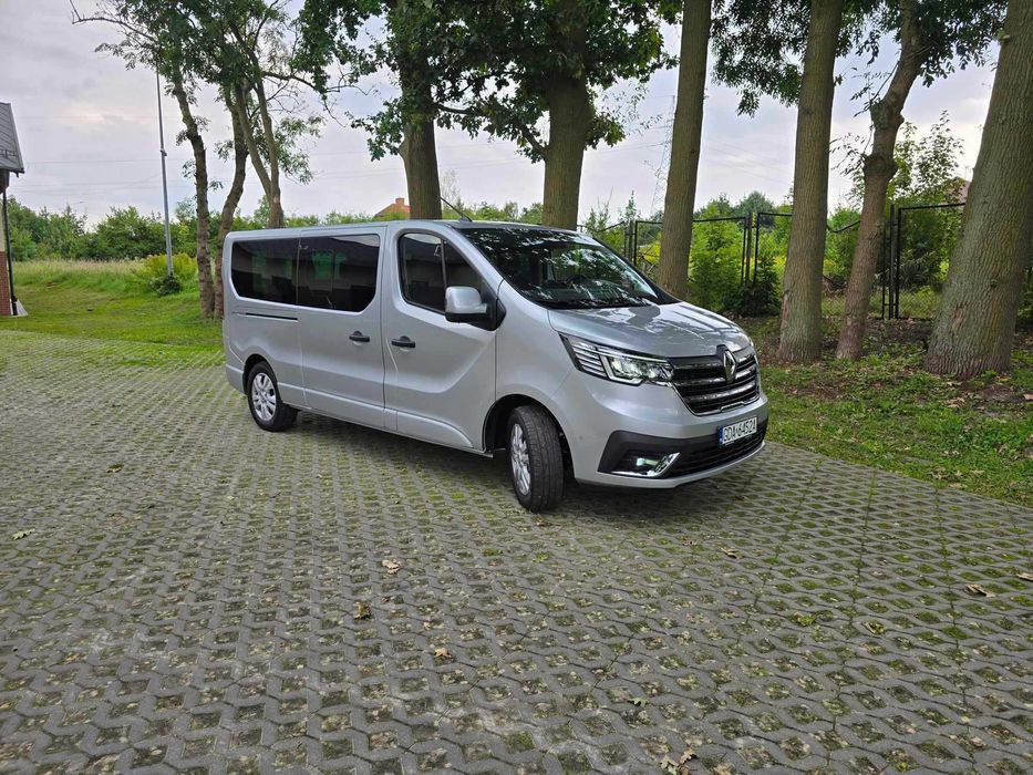 Wynajem busa 9-osobowego