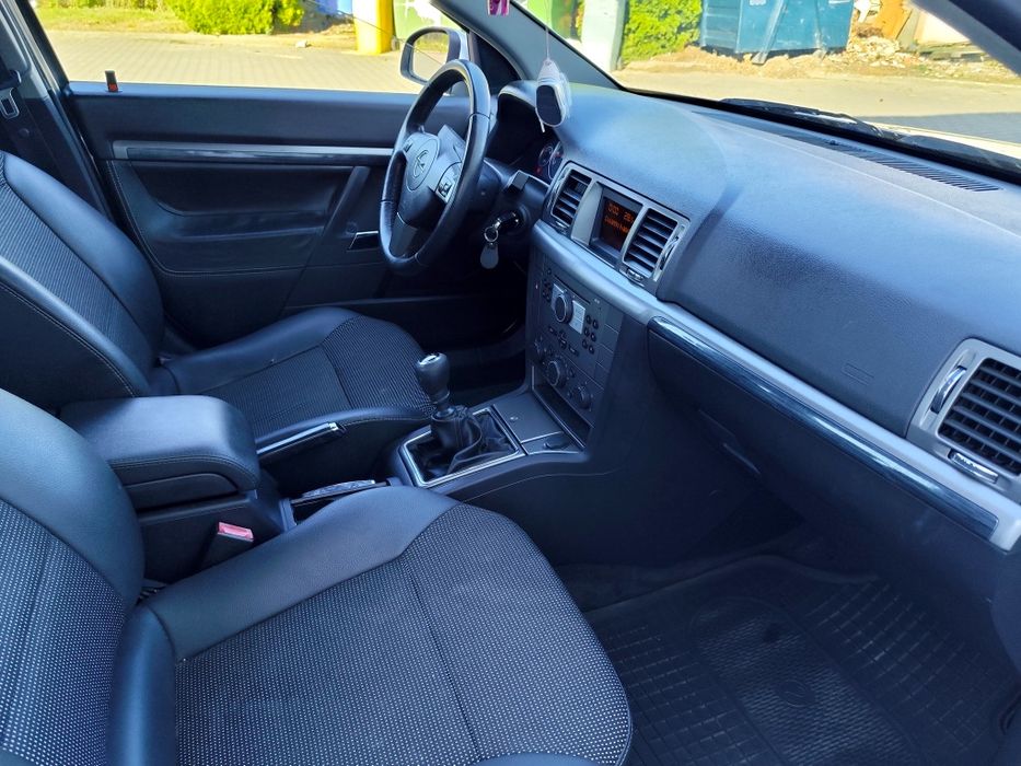 * Opel Vectra C * LIFT * 1.8 122 KM * 247 kkm * Bez Korozji * Warta Uwagi*