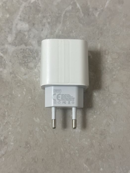 Швидкісна зарядка для Айфон комплект:  адаптер 20w + кабель 1м