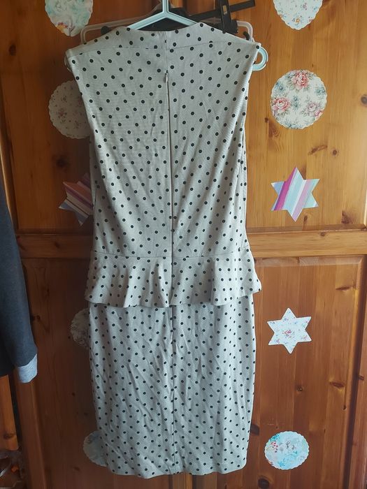 Sukienka damska z baskinką rozmiar M/L