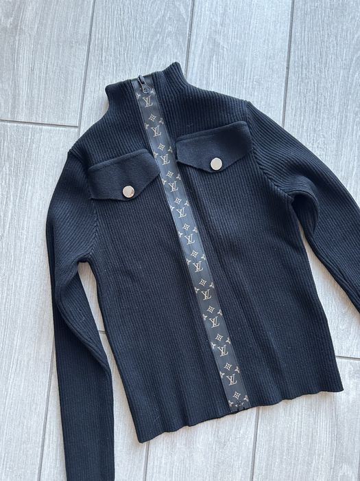 Светр lv гольф розміру хс-с