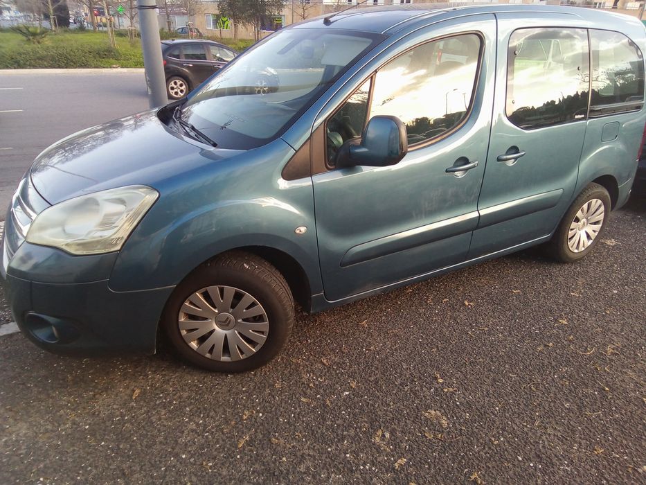 Citroen Berlingo 5 lugares 1.6hdi 2012