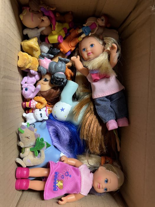 pudełko zabawek lalki kucyki pony