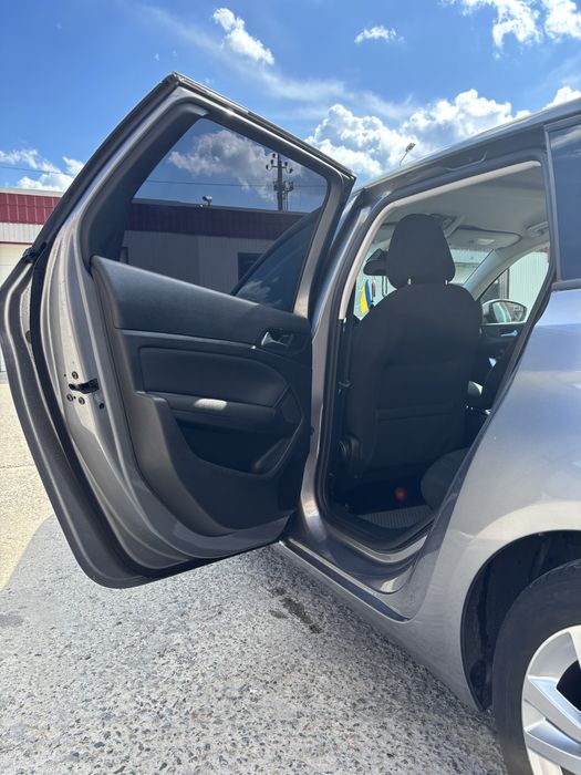 Продам Peugeot 308  2015року