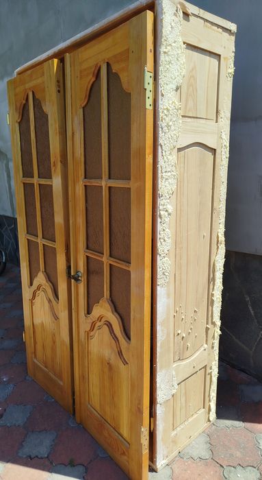 Двері міжкімнатні з натурального дерева