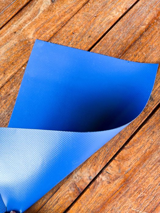 Materiał PCV, plandeka niebieska, 900 g/m². Osłona PCV