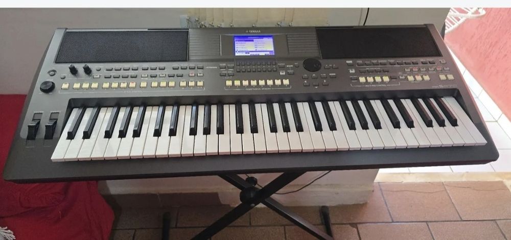 Yamaha psr s 670 venda urgente