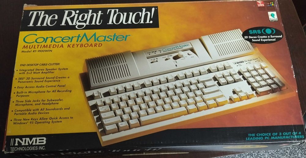 Teclado novo com colunas integradas - NMB Concert Master
