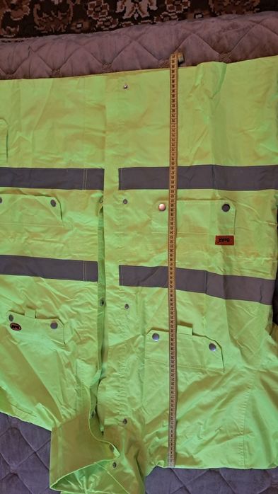 Нова куртка робочча