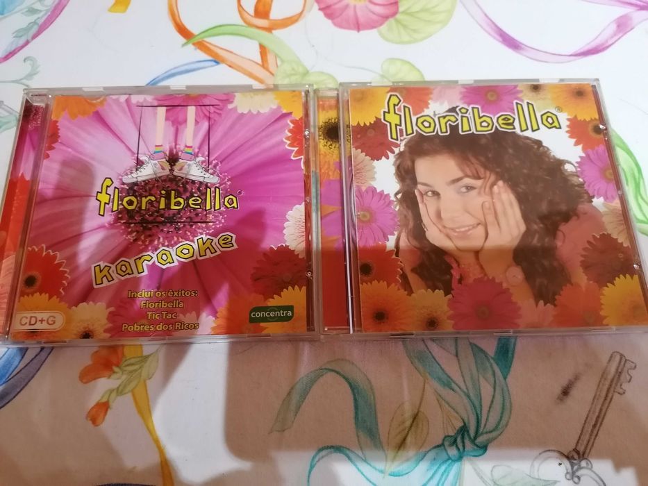 BAIXA DE PREÇO, CDS de karaok em muito bom estado