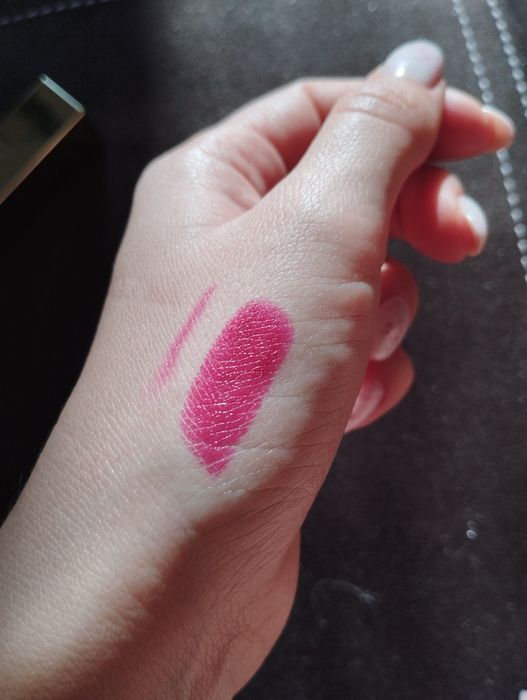 Помада Estee Lauder