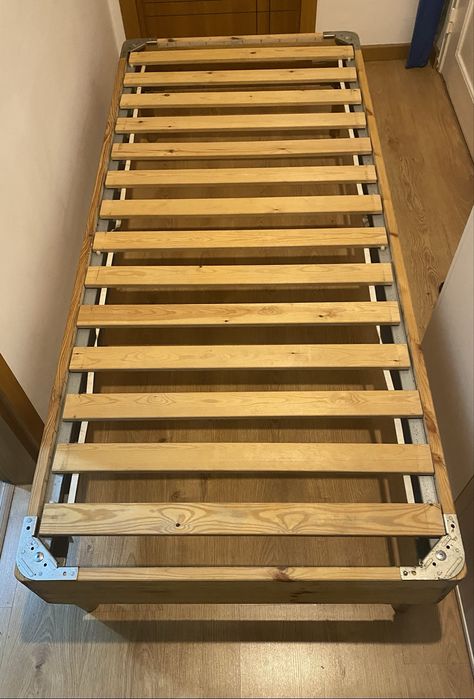 Cama de solteiro IKEA (90x200)