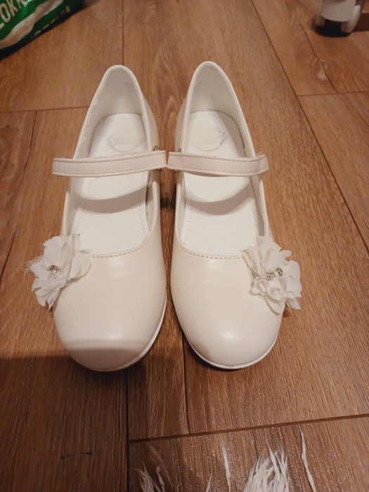Buty białe pantofle komunijne 36