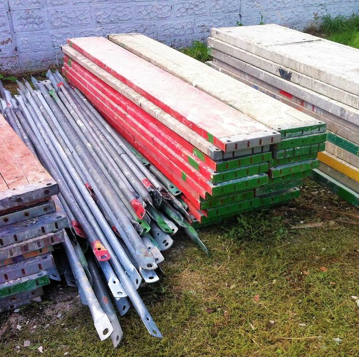 Rusztowanie na szczyt 62,4m2 Używane 12 x 6,2 m Podest drewniany 3,0m