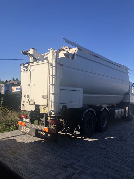 Бункер кормовоз . ..